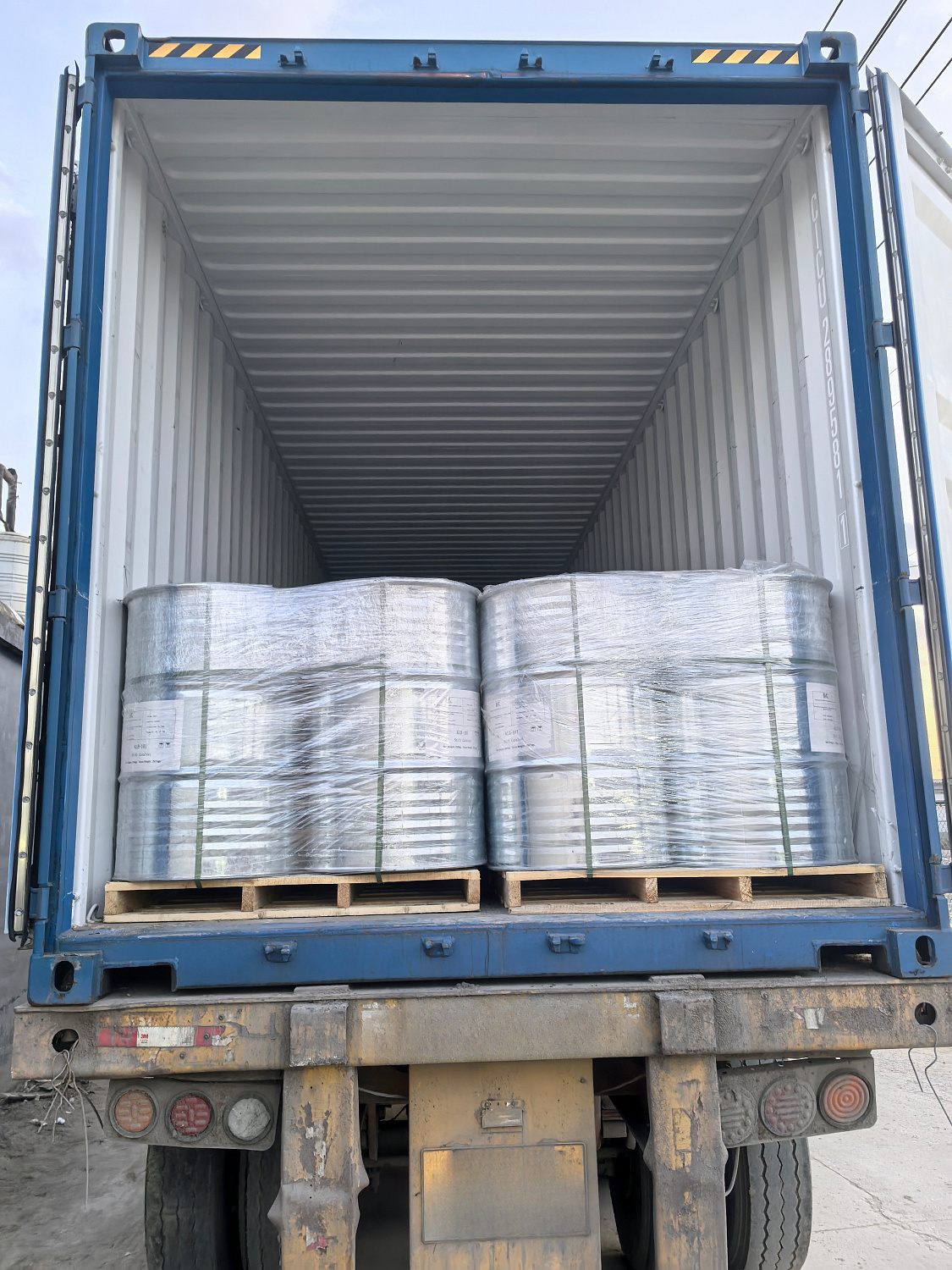 Transportation of chemicals for the oil refining industry